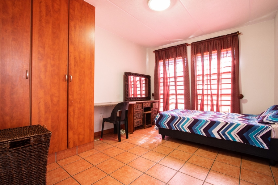 To Let 2 Bedroom Property for Rent in Bult South North West